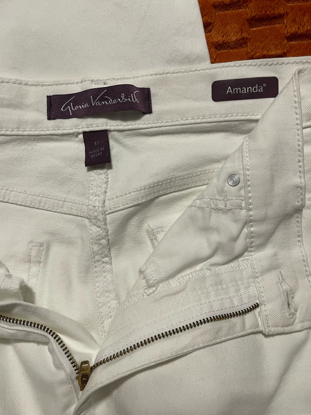 Gloria Vanderbilt Straight Leg Jeans in White - Picture 3 of 3